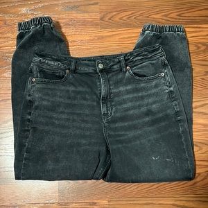 AE relaxed mom joggers